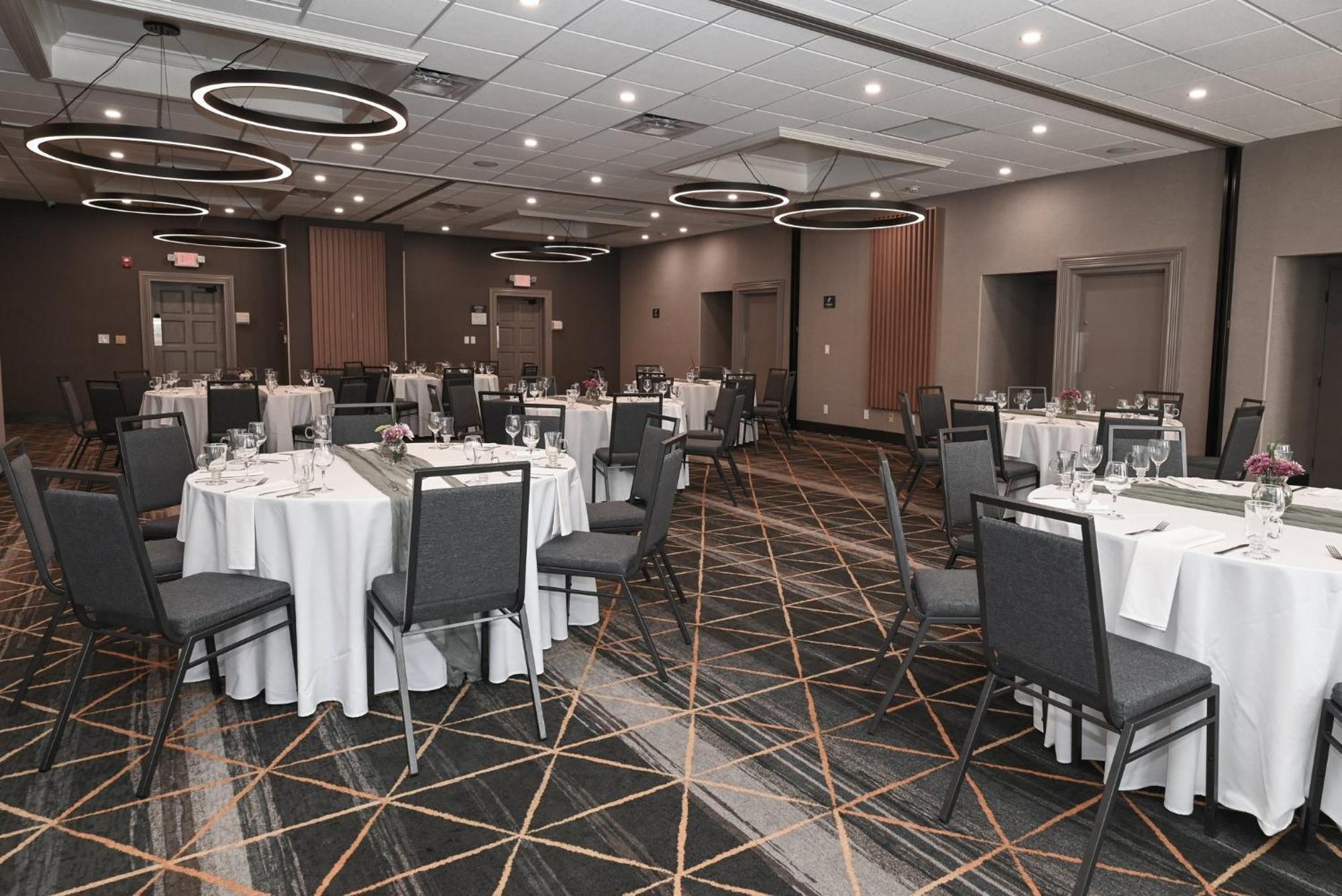 Holiday Inn Cleveland-Mayfield By Ihg Dış mekan fotoğraf